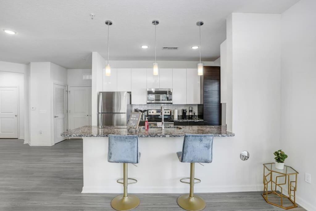 2-Bedroom Eccentric Oasis Tampa Exterior photo